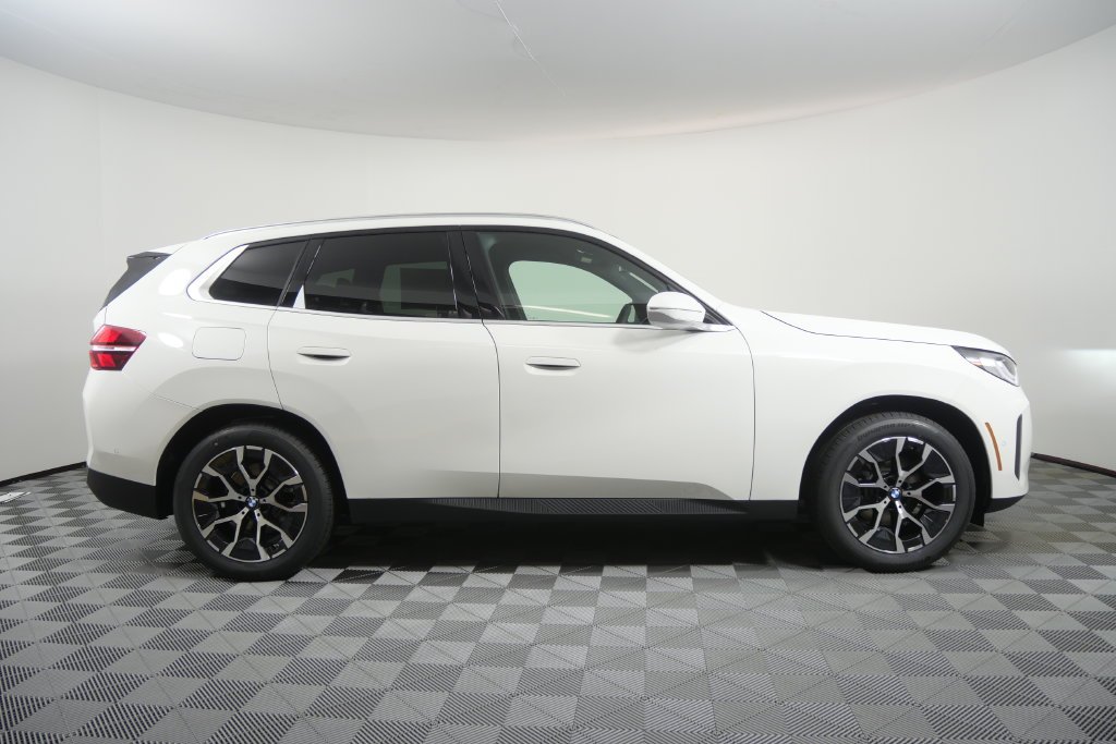 New 2026 Alpine White BMW 30 xDrive image 3