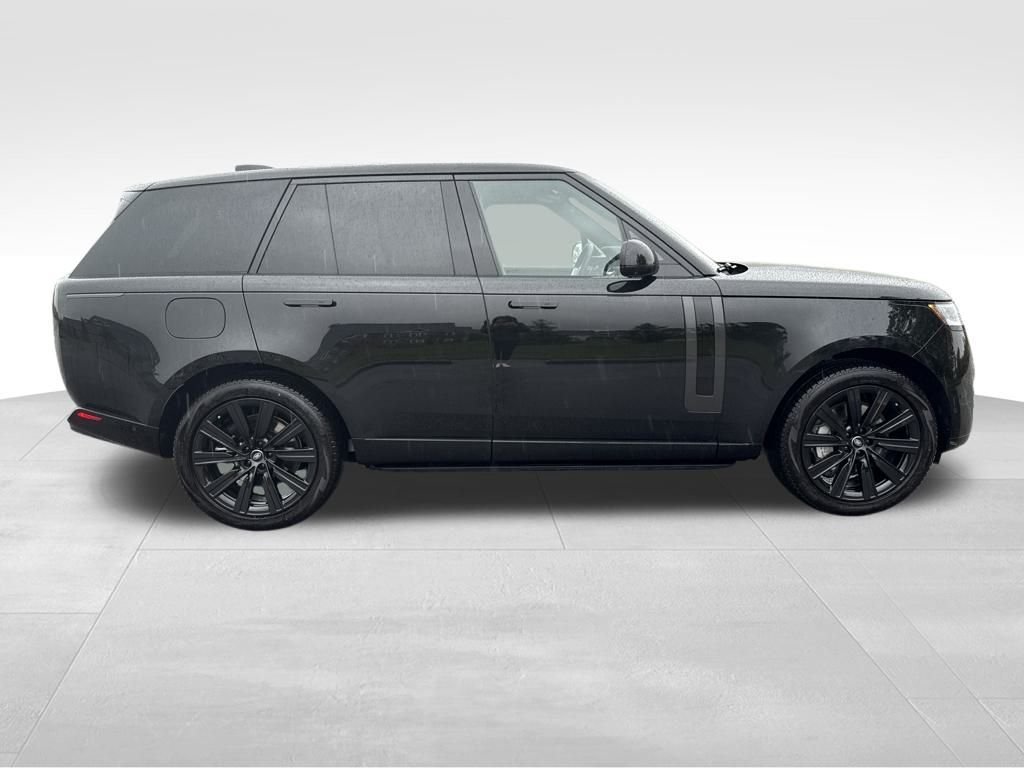 New 2025 Santorini Black Land Rover SE image 6