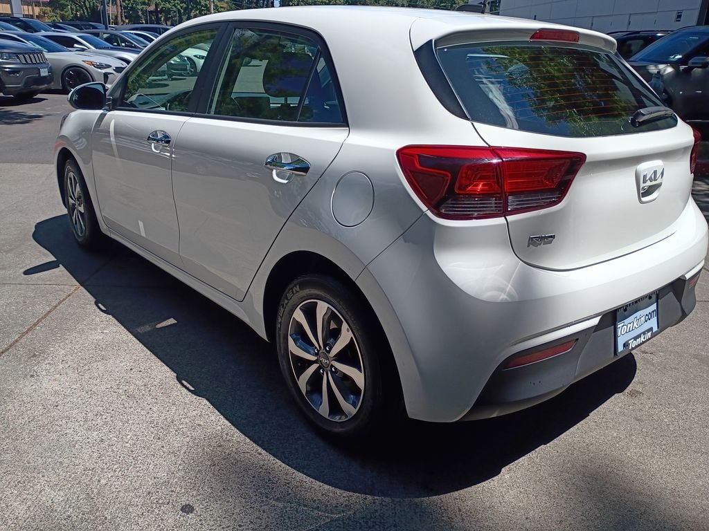 Used 2022 Clear White Kia S image 6