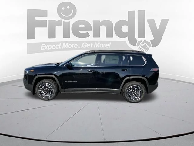 New 2026 Diamond Black Crystal Pearl-Coat Exterior Paint Jeep Laredo image 7