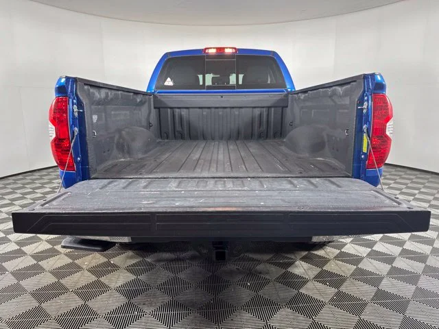 Used 2018 Blue Toyota SR5 image 20