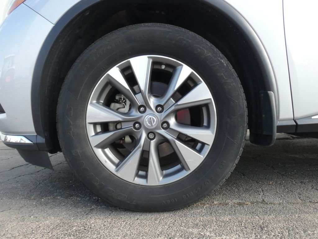 Used 2015 Silver Nissan SL image 37