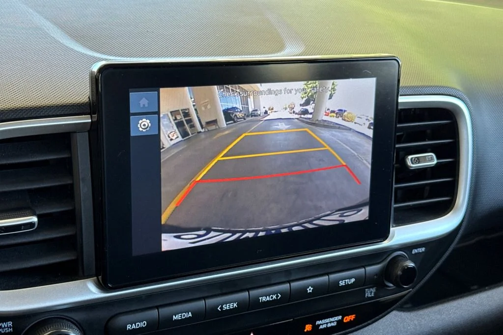 2025 Hyundai Venue SEL - Photo 23