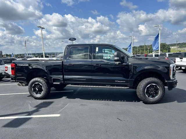 New 2026 Agate Black Metallic Ford XLT image 3