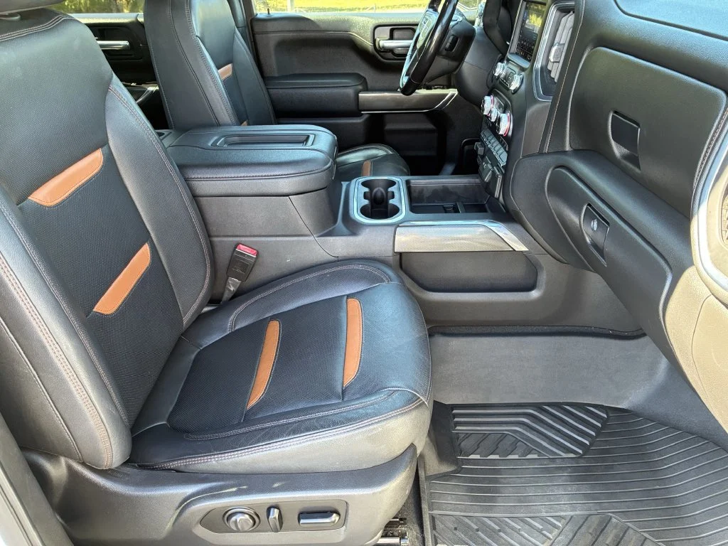 Used 2021 SUMMIT WHITE GMC AT4 image 23