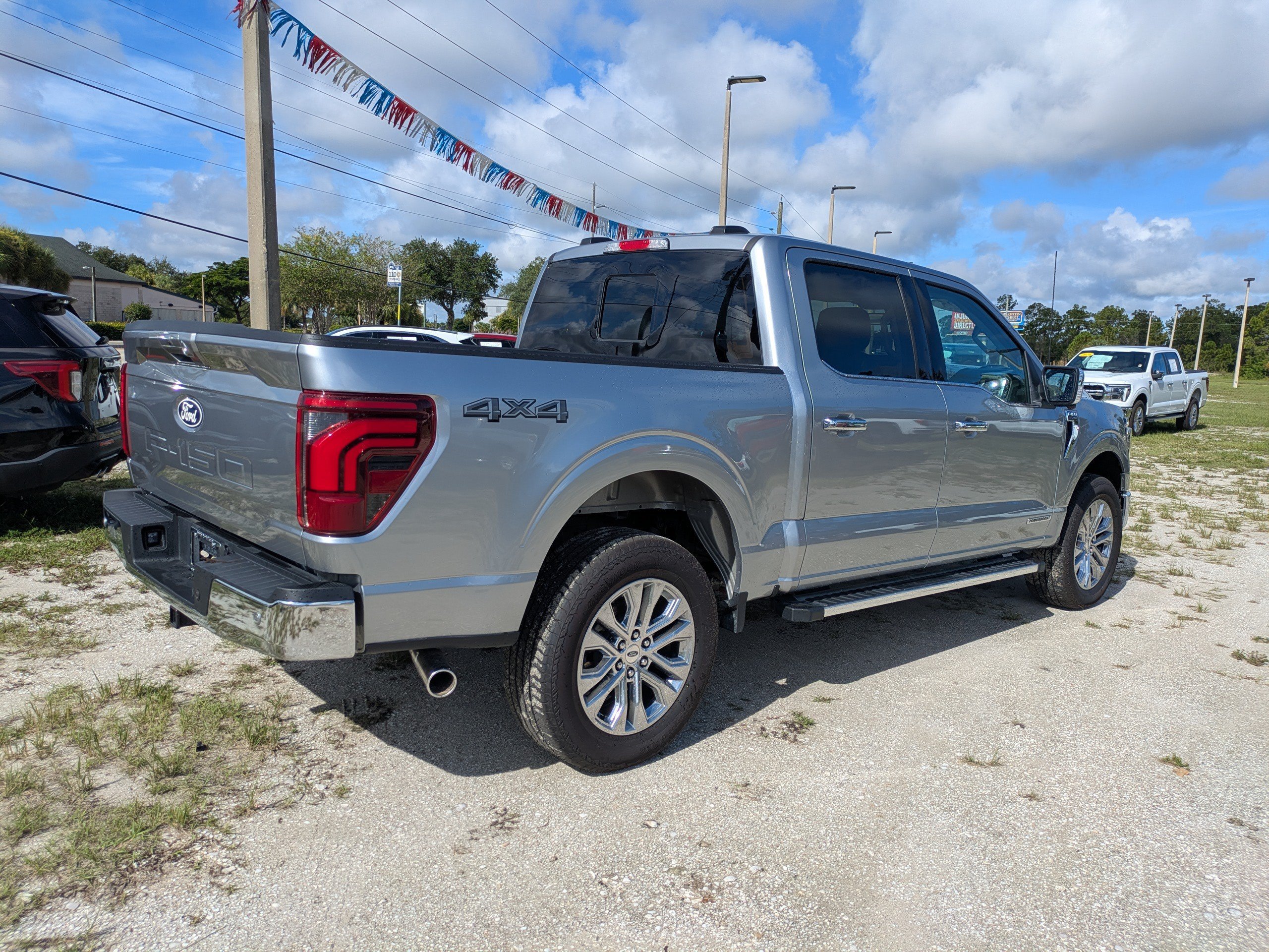 Used 2025 Silver Ford LARIAT image 4
