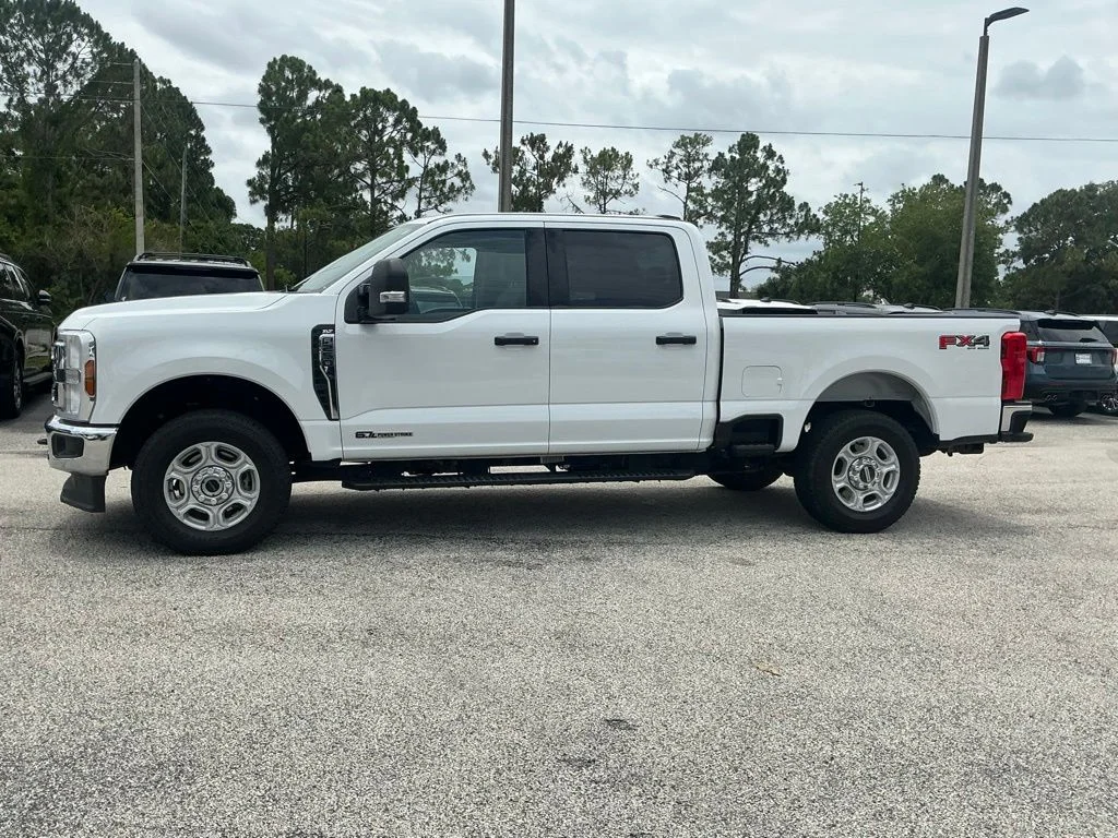 Used 2025 White Ford XLT image 4