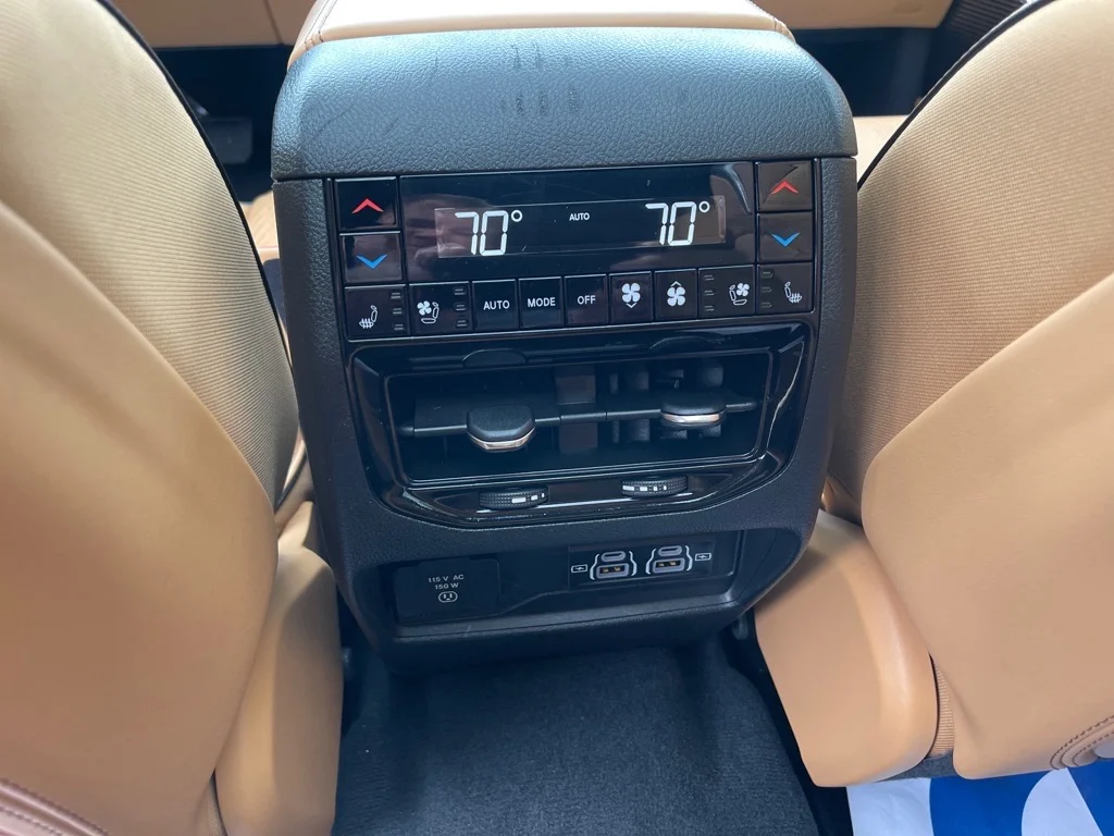 Used 2023 Midnight Sky (pcq) Jeep Summit Reserve image 16