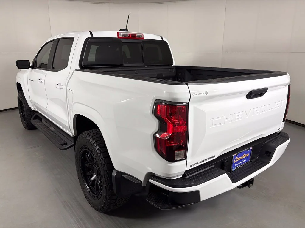 Used 2024 Summit White Chevrolet LT image 6