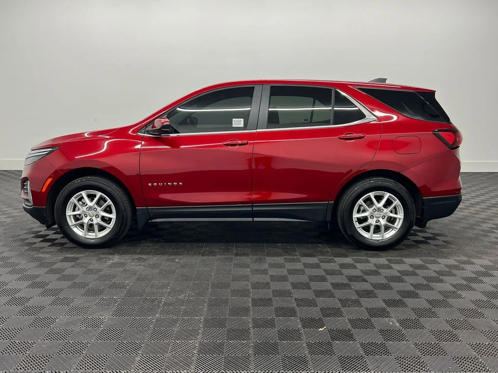 2024 Chevrolet Equinox LT - Photo 2