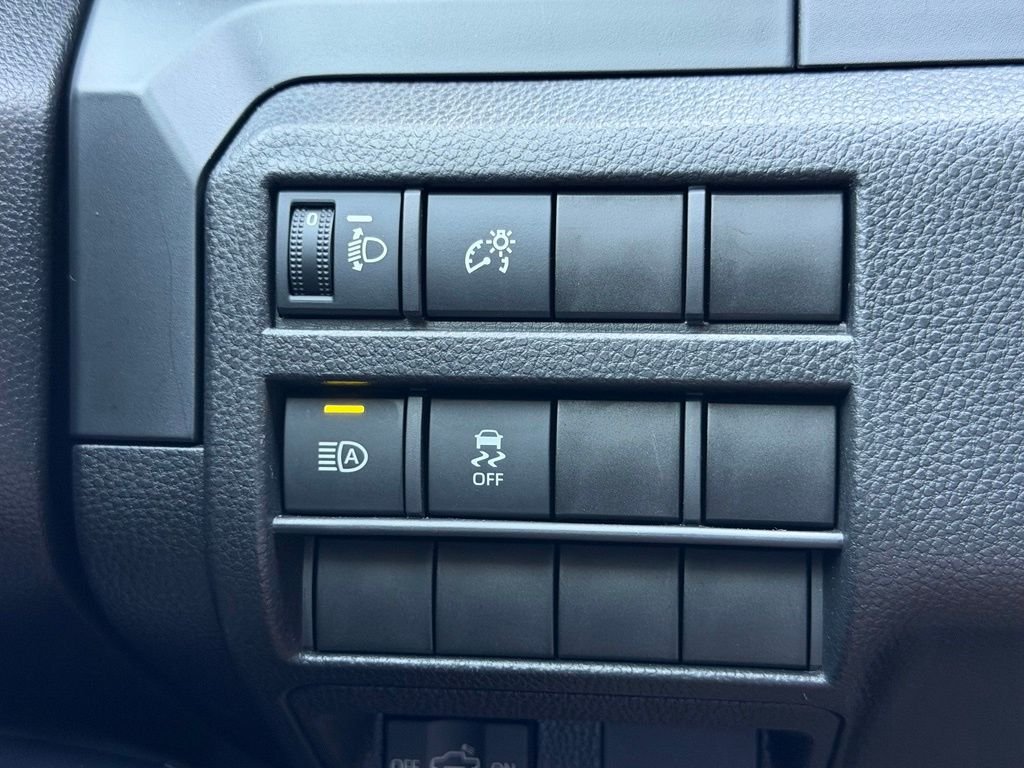 Certified Used 2025  Toyota SR image 28
