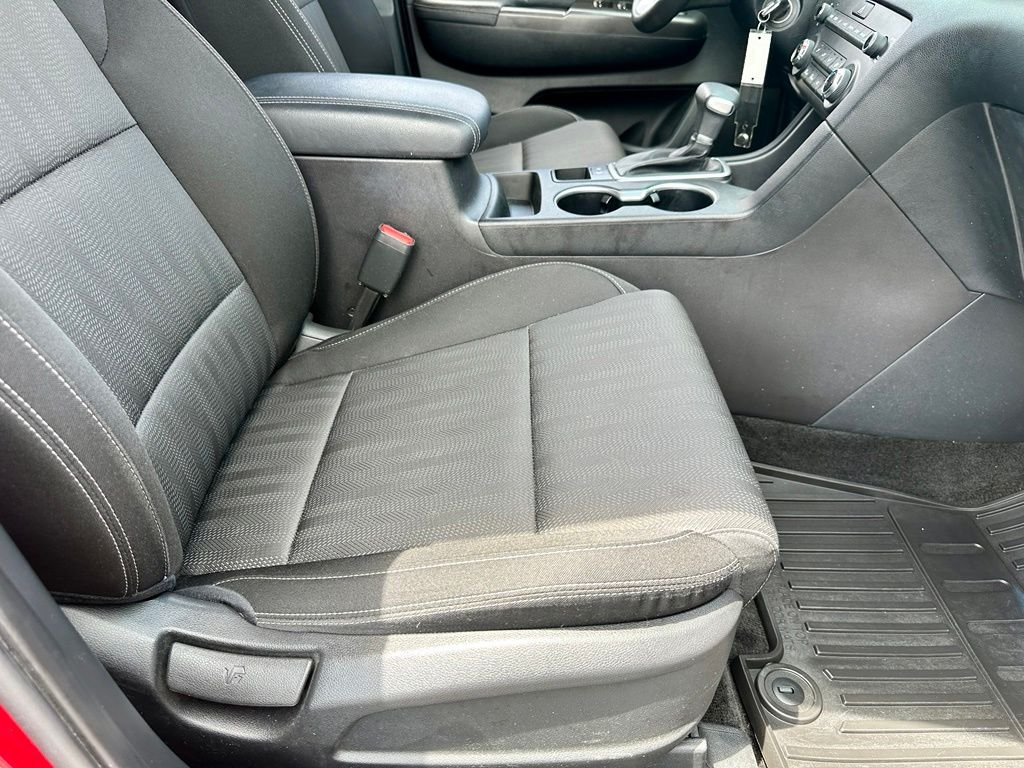 Used 2020 Red Kia LX image 23