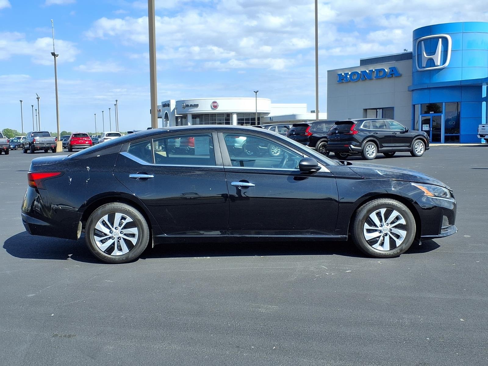 2025 Nissan Altima S - Photo 12