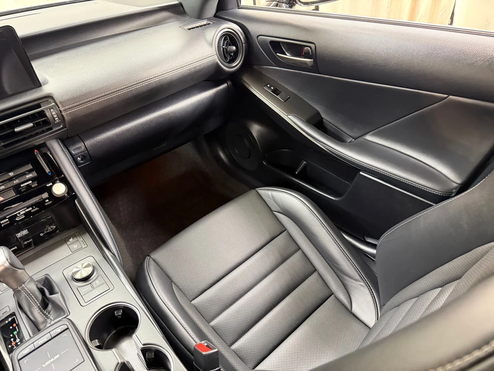 Used 2024  Lexus 350 F SPORT image 47