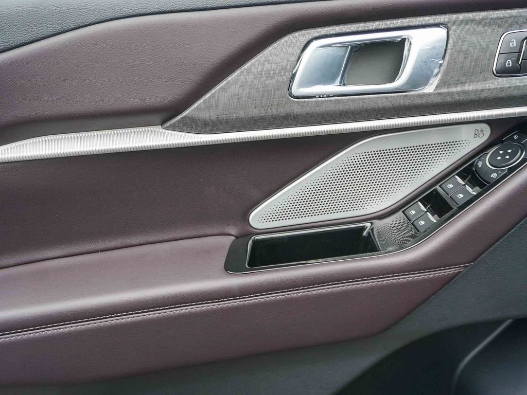 New 2026 Carbonized Gray Metallic Ford Platinum image 18