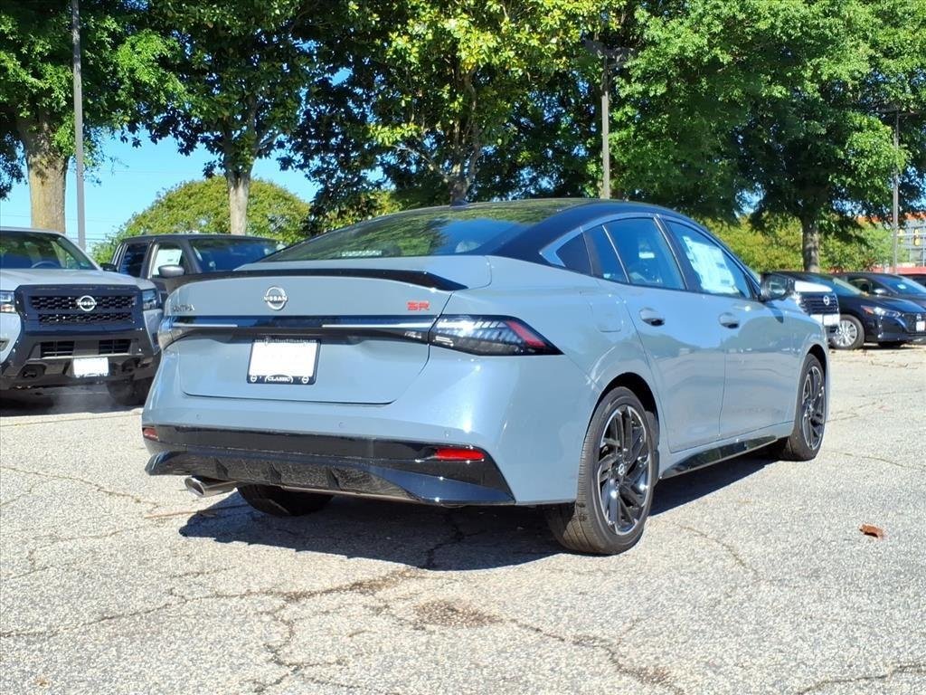 New 2026 Atlantic Gray Metallic / Super Black Two-tone Nissan SR image 5