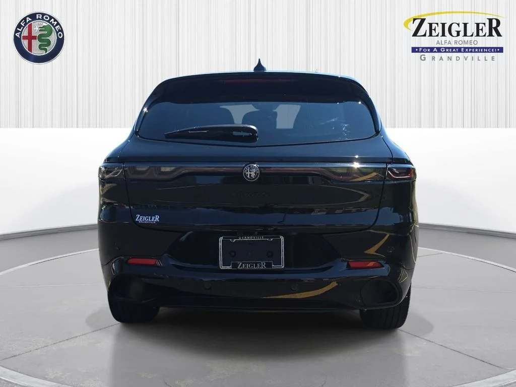 New 2026 Alfa Black Exterior Paint Alfa Romeo Base image 6