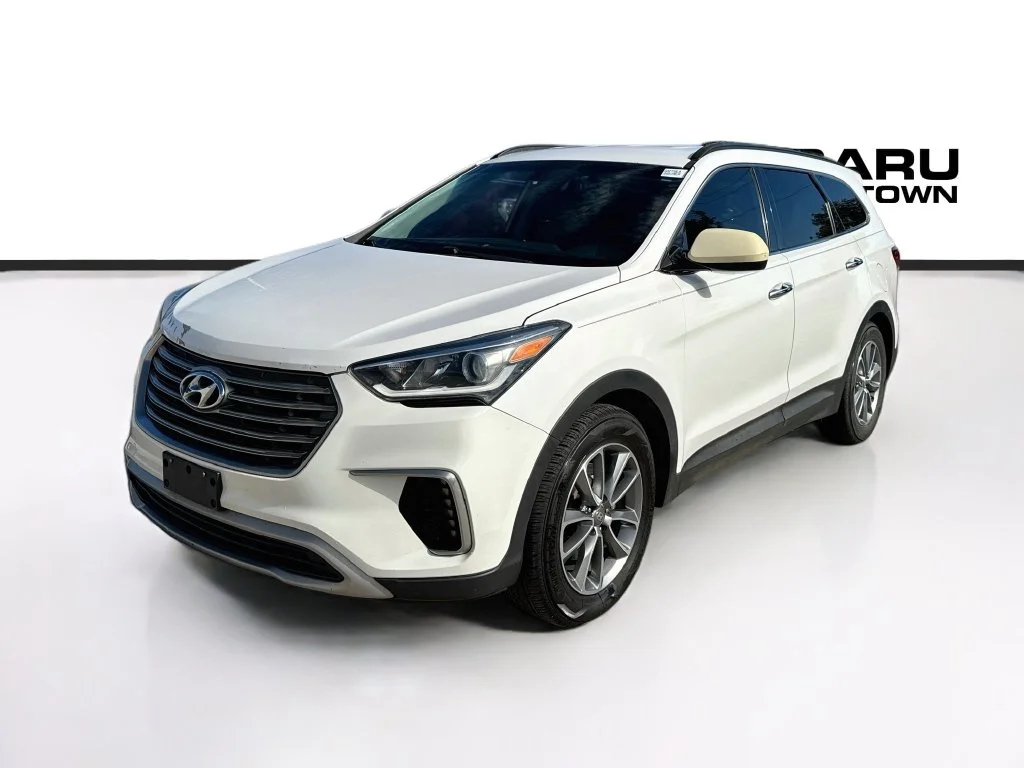 Used 2017 White Hyundai SE image 3