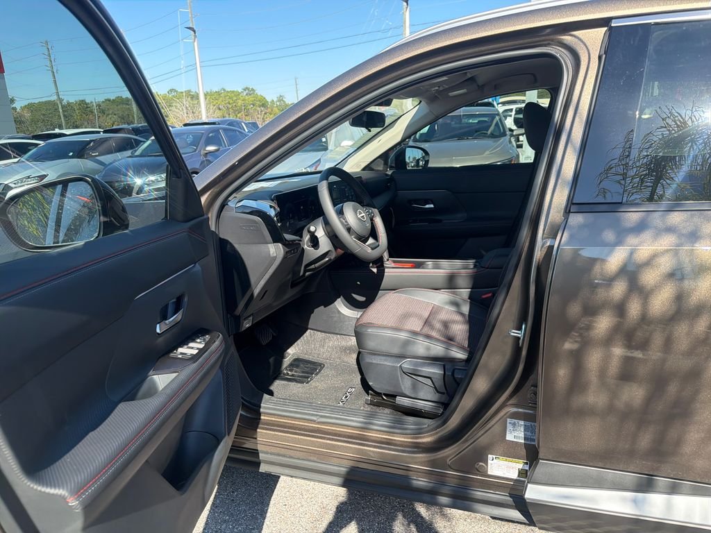 New 2026 Nissan Kicks SR 4D Sport Utility