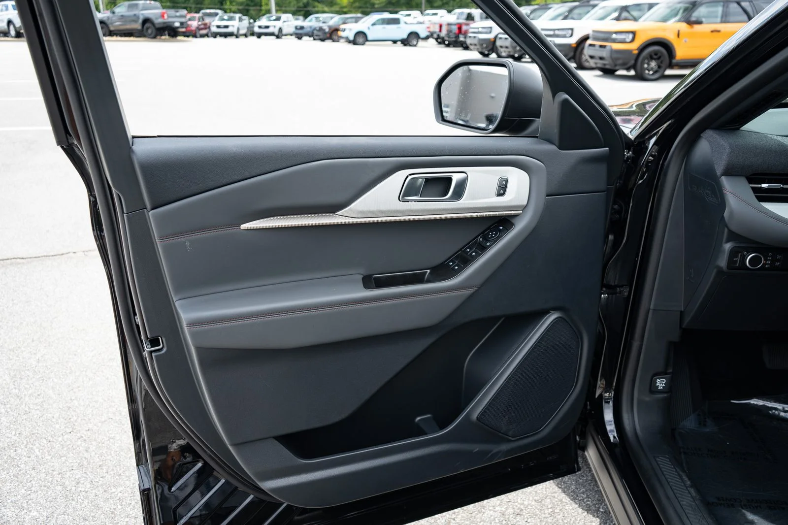 New 2027 Agate Black Metallic Ford Active image 16