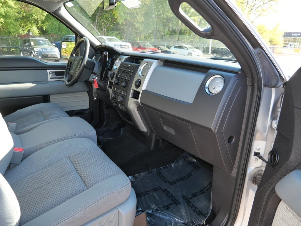 Used 2011 Silver Ford XLT image 11