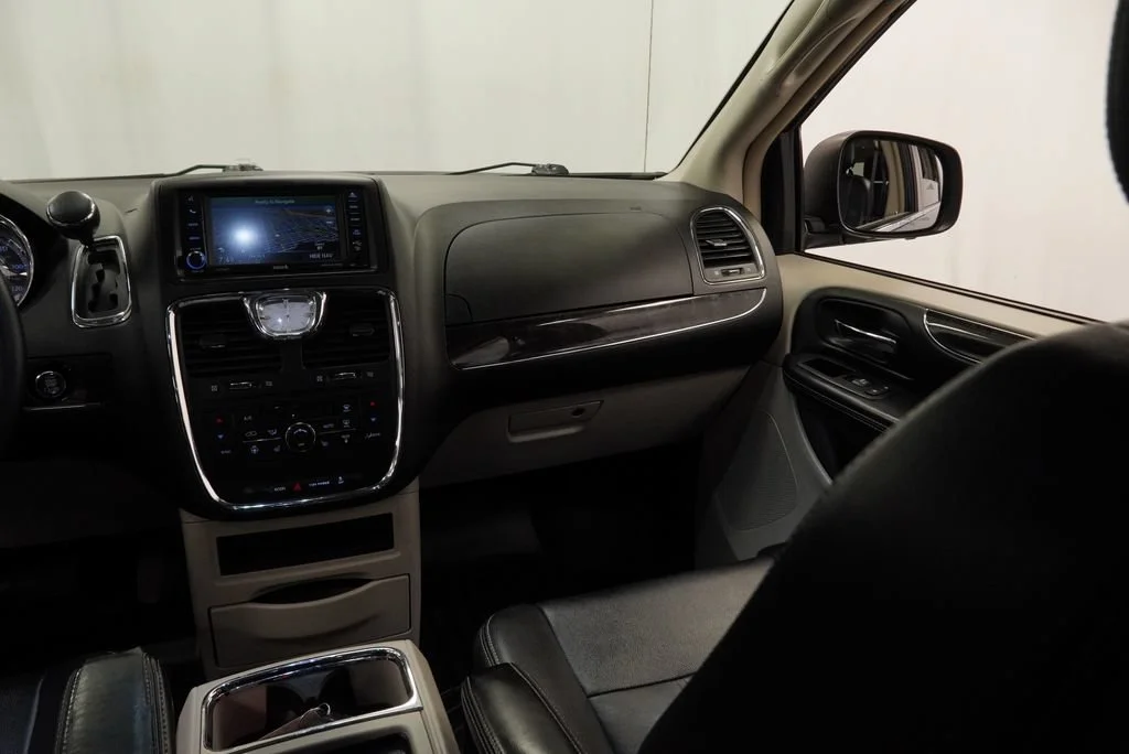 Used 2016 Blue Chrysler Touring image 17