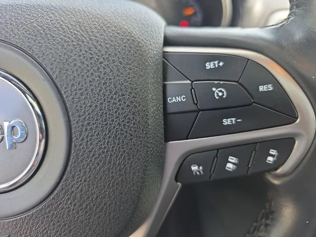Used 2018 Silver Jeep Overland image 18