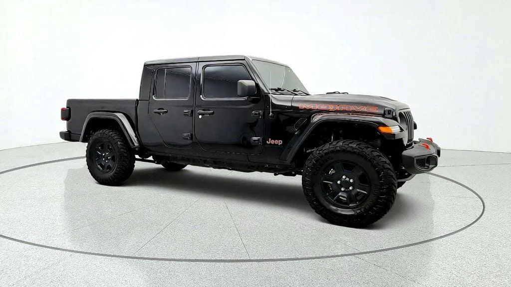 Used 2022 Black Clearcoat Jeep Mojave 4x4 w/ Freedom Top & Leather Seats image 3