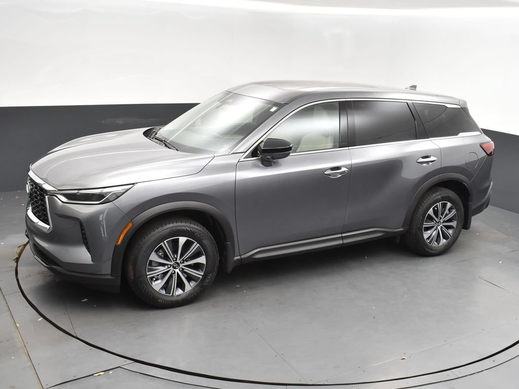 Certified Used 2025 Gray INFINITI PURE image 32