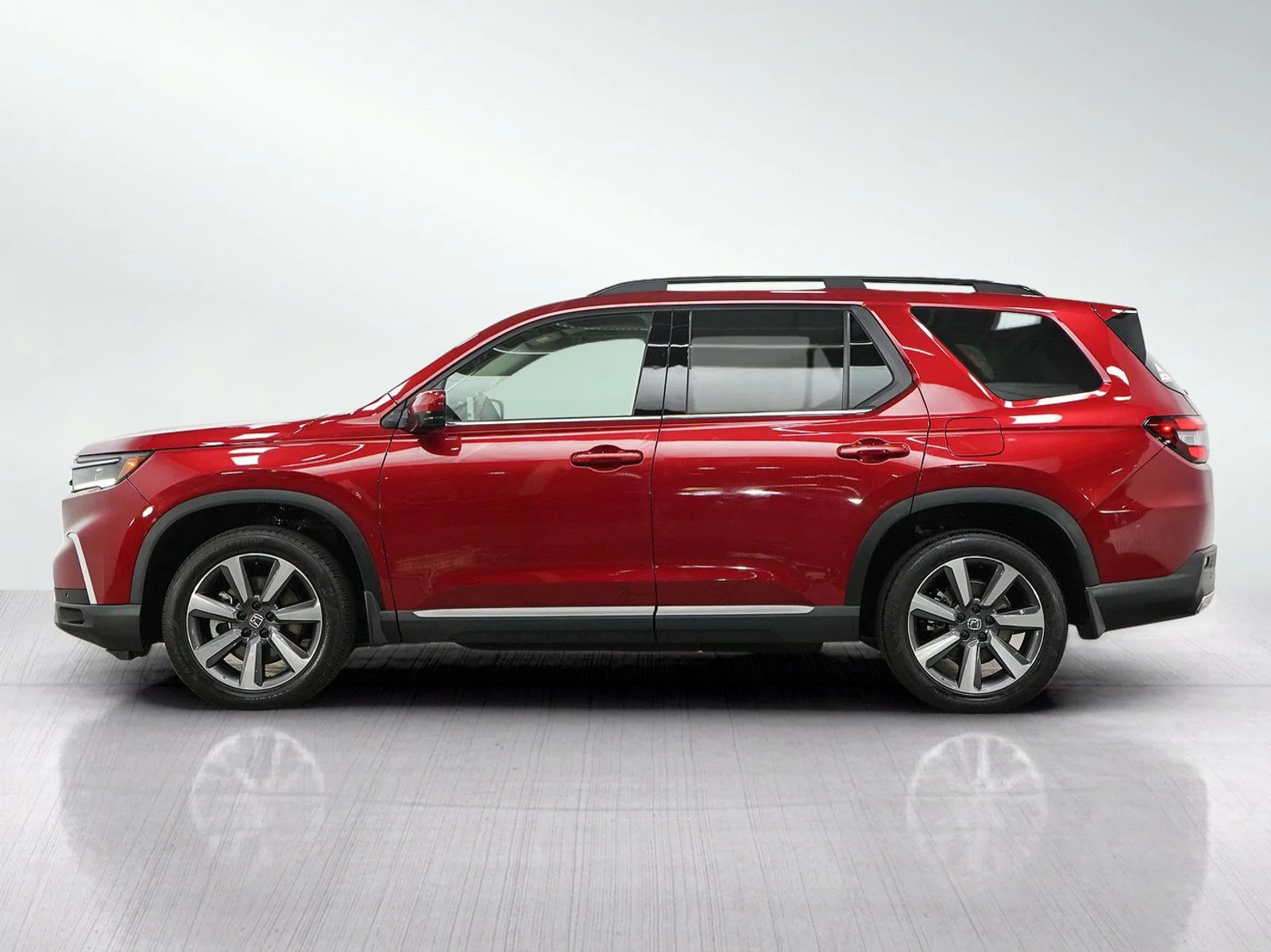 Used 2024 Honda Pilot Touring with VIN 5FNYG1H73RB050122 for sale in Burnsville, Minnesota