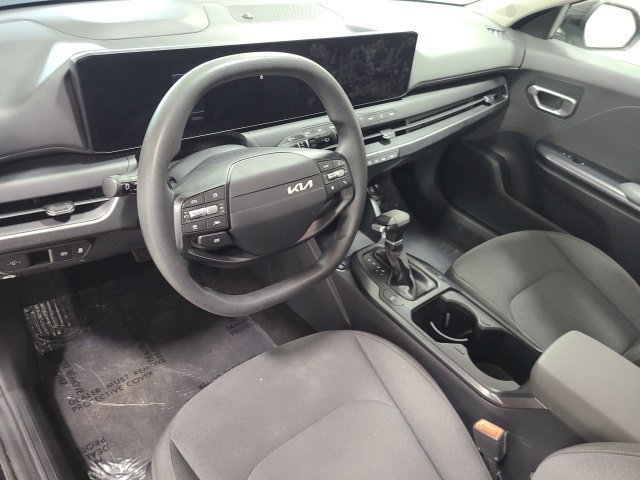 Used 2025 Aurora Black Pearl Kia LXS image 17