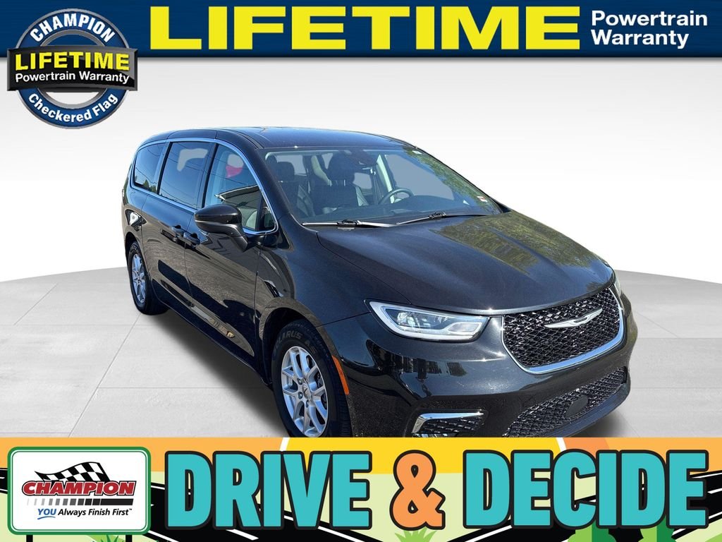 Used 2023 Black Chrysler Touring L image 1