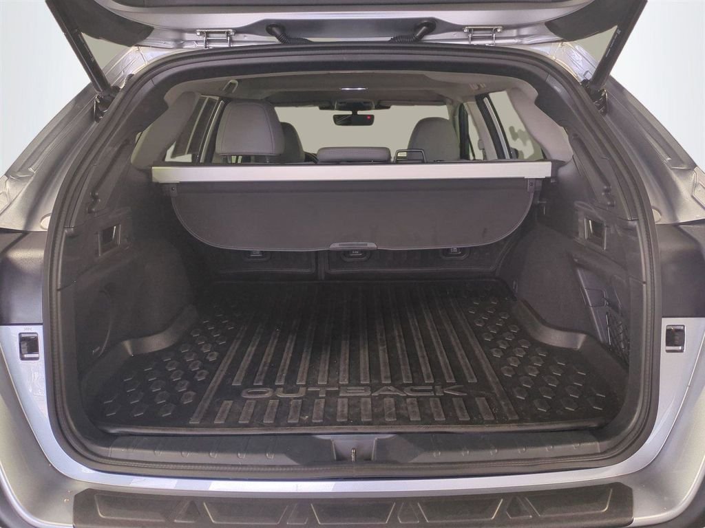 2025 Subaru Outback Limited - Photo 14