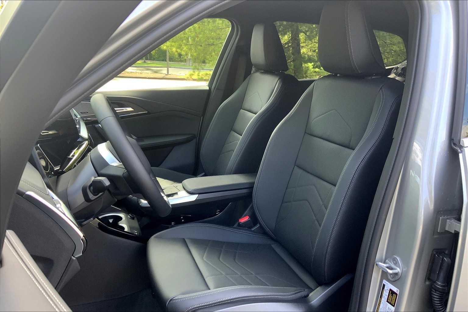 Used 2026 Space Silver Metallic BMW xDrive28i image 9