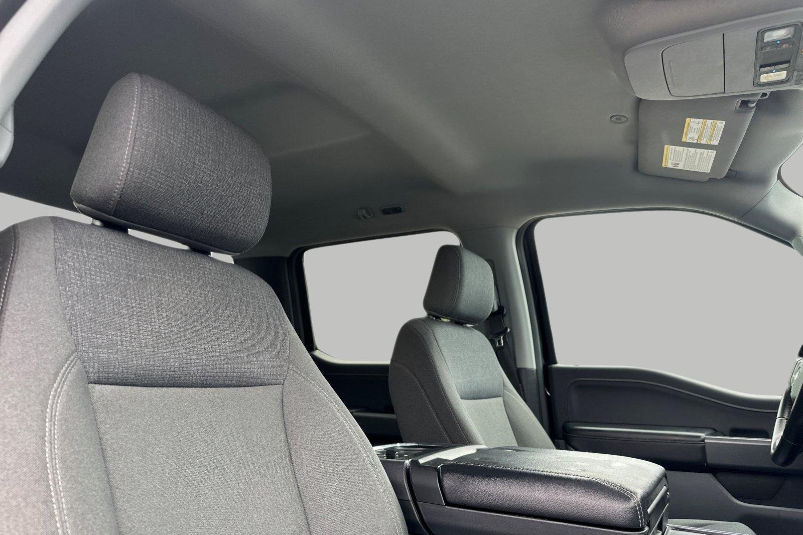 Used 2025 Agate Black Metallic Ford XLT image 20