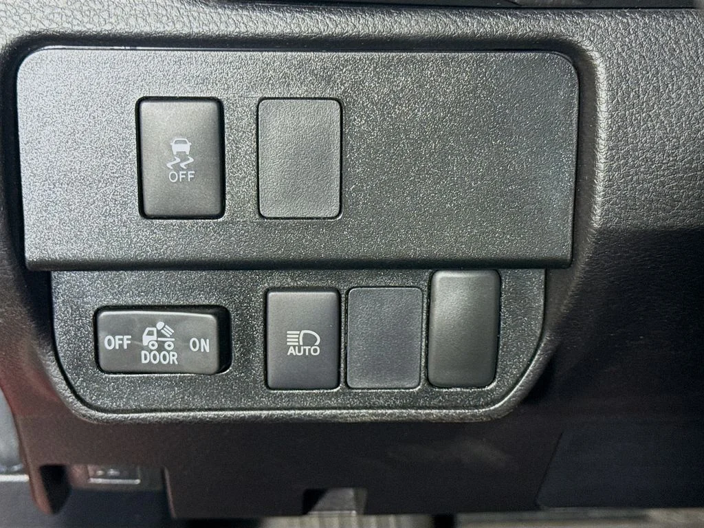 Used 2022 Barcelona Red Metallic Toyota SR5 image 10