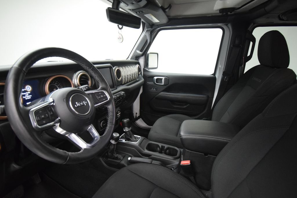 Used 2023 White Jeep Sahara image 7