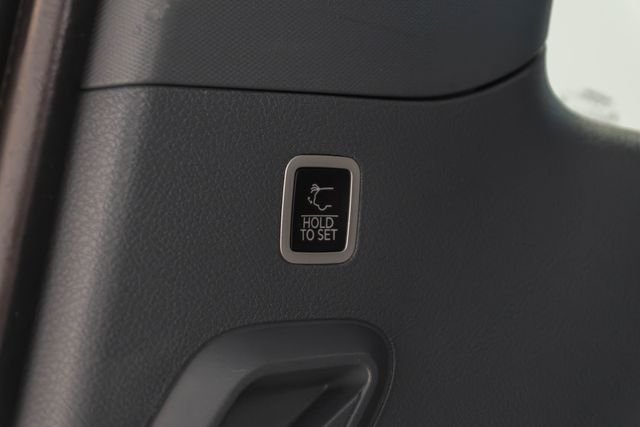 Used 2022 White Jeep Series II image 17