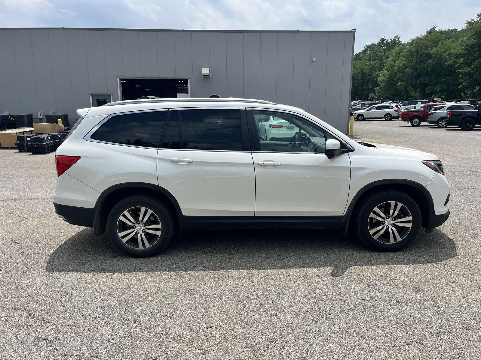 Used 2018 White Diamond Pearl Honda EX-L image 8