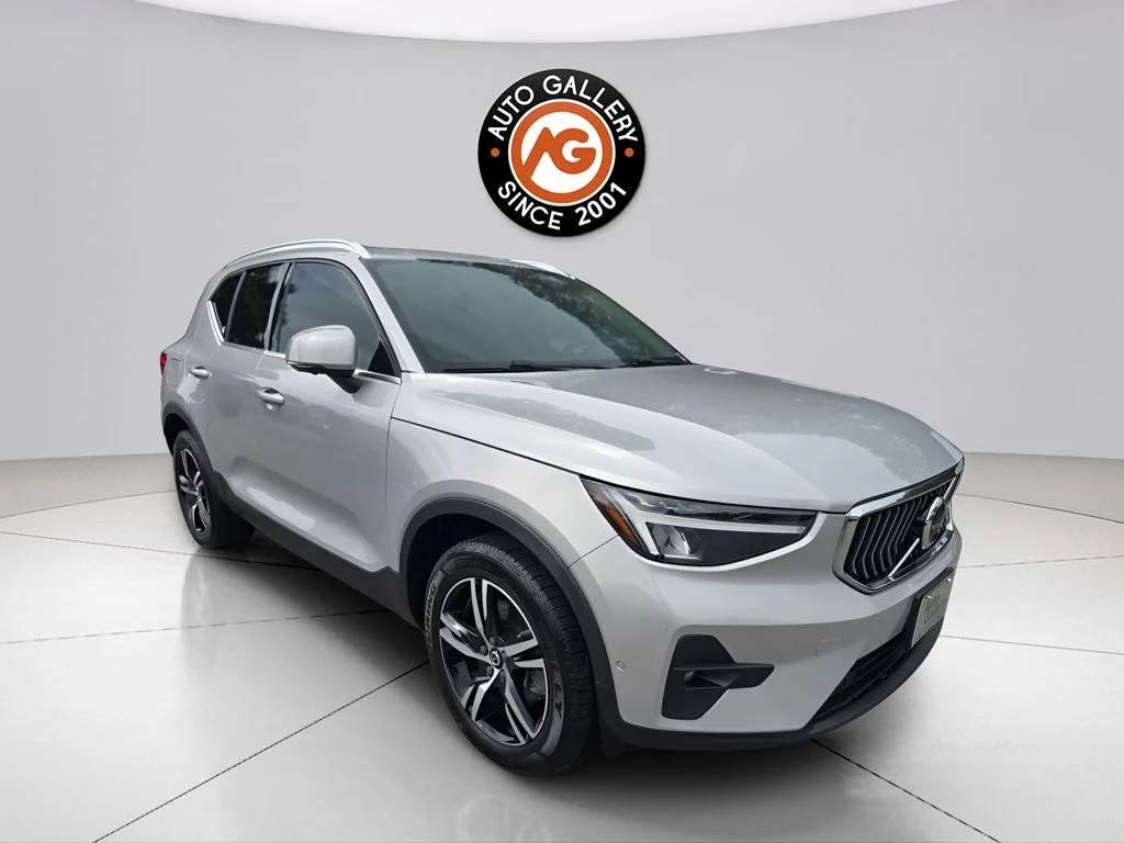 2023 Volvo XC40 B5 Plus Bright AWD's photo
