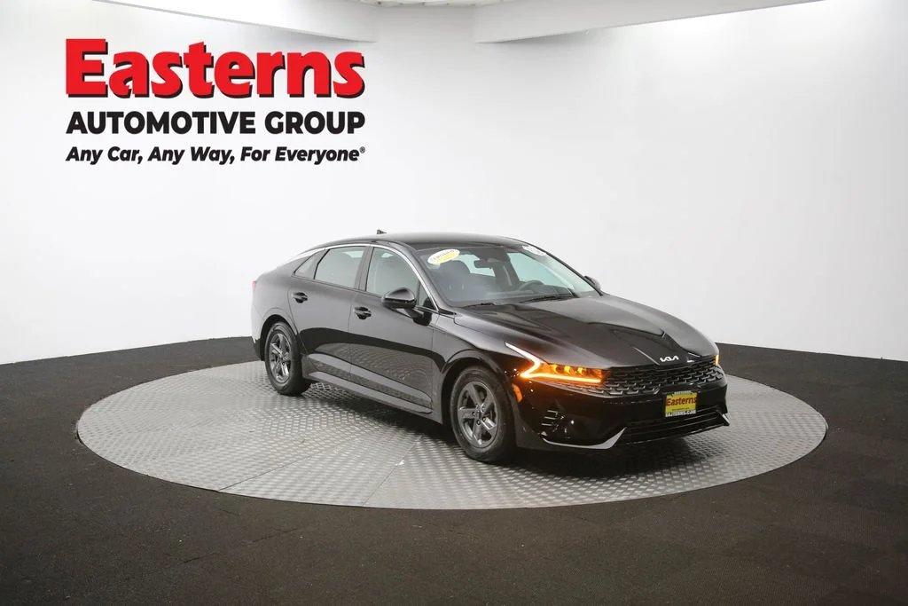 Used 2024 Gray Nissan SV image 49