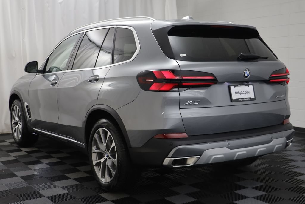 New 2026 Skyscraper Grey Metallic BMW xDrive40i image 15