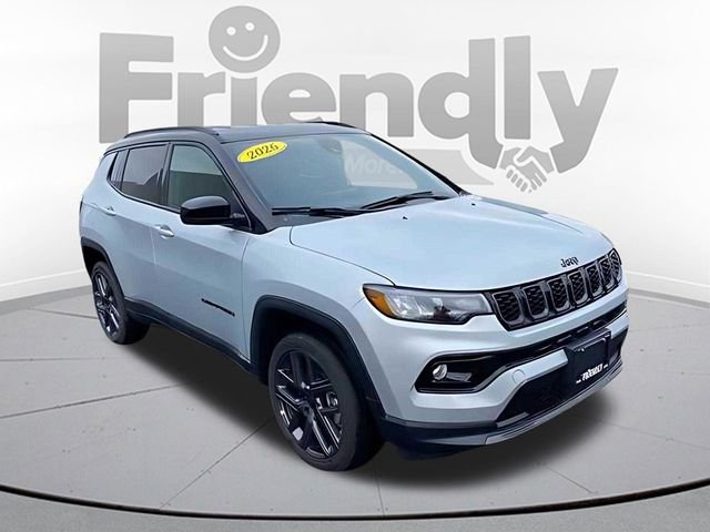 New 2026 Silver Zynith Metallic Clear-Coat Exterior Paint Jeep Limited image 3