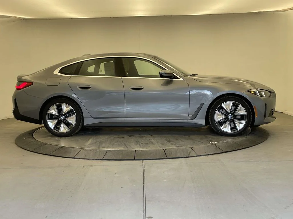 2026 BMW i4 40 - Photo 6