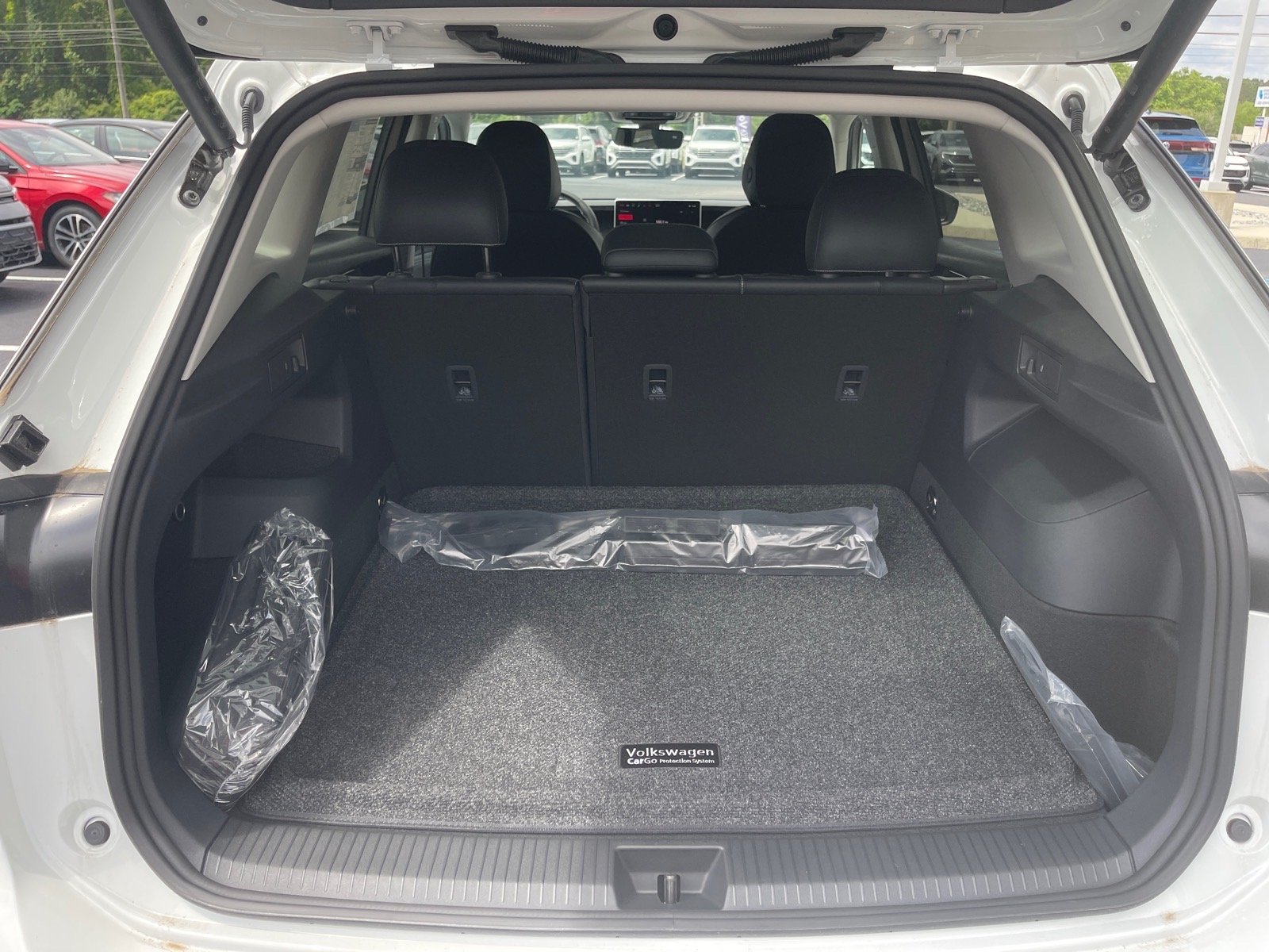 New 2026 Pure White Volkswagen SE 4Motion image 14
