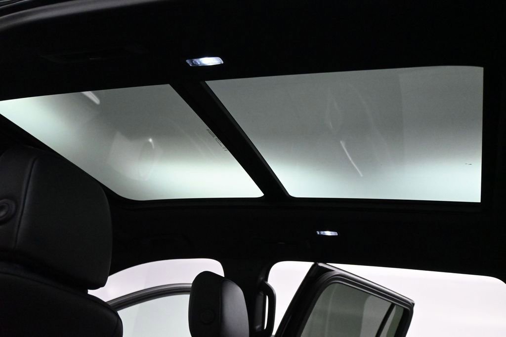 Used 2025 Ebony Twilight Metallic Buick Avenir image 16