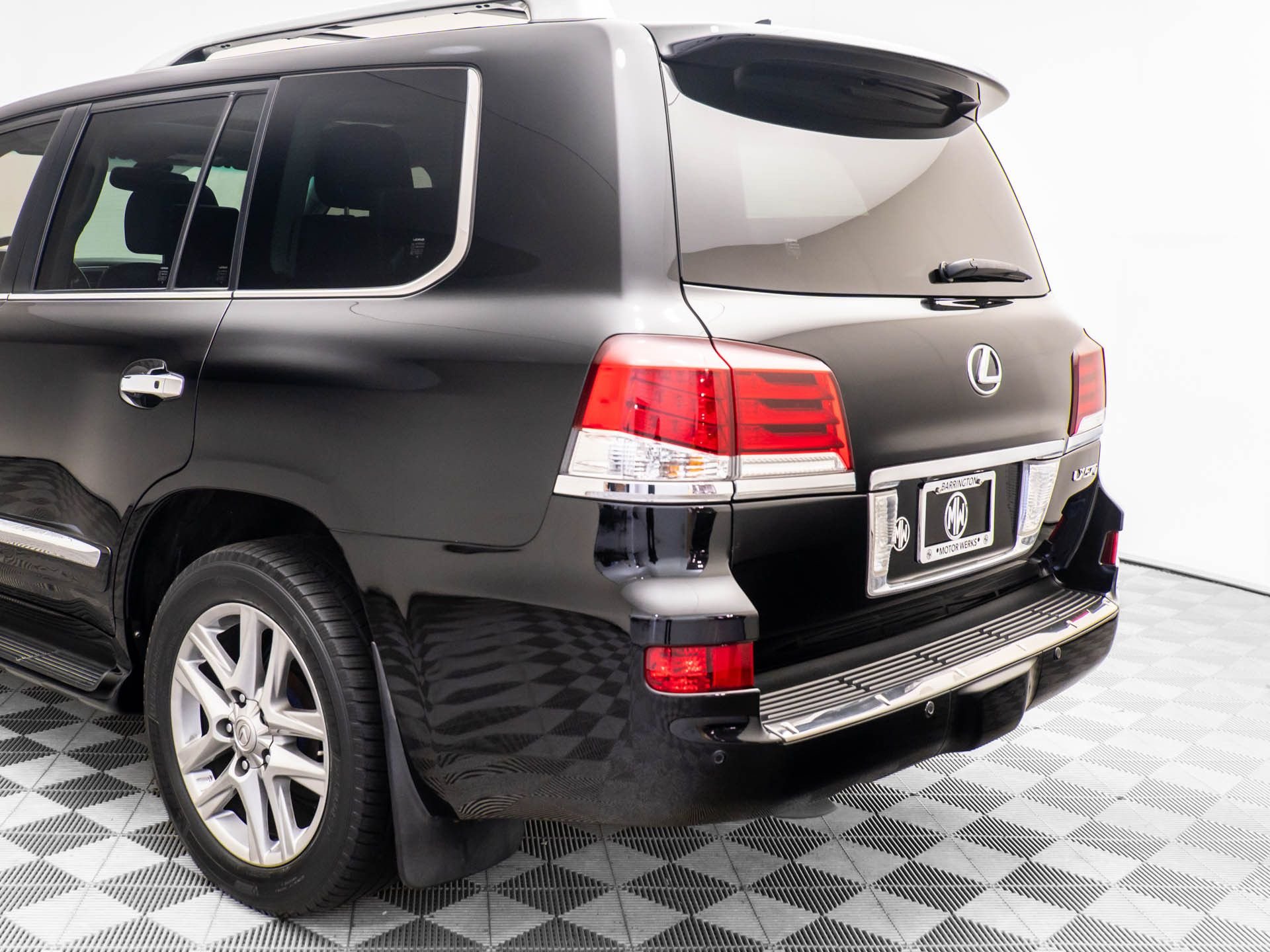 Used 2014 Black Lexus 570 image 39
