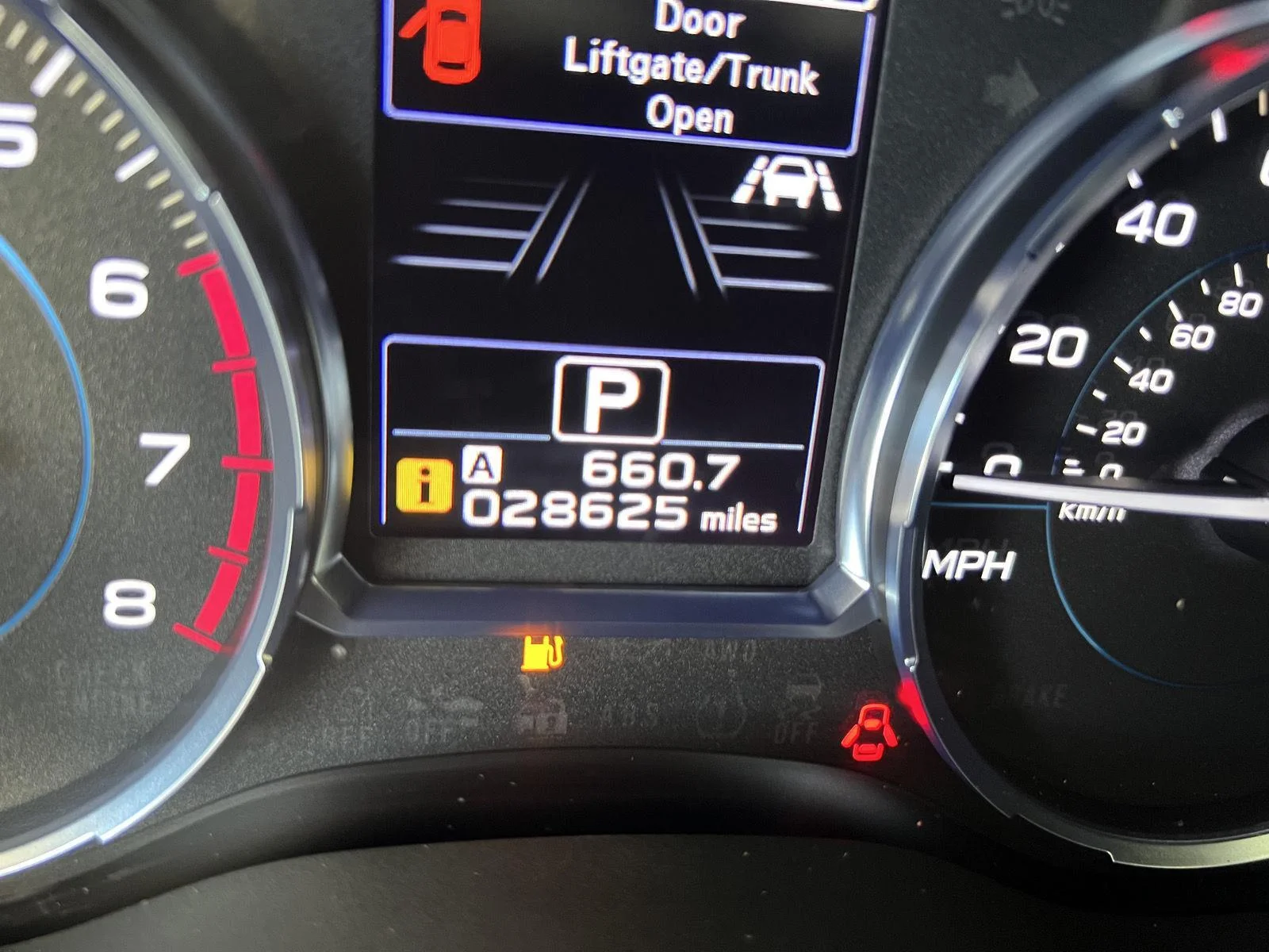 Used 2018 Crystal White Pearl Subaru Premium image 18