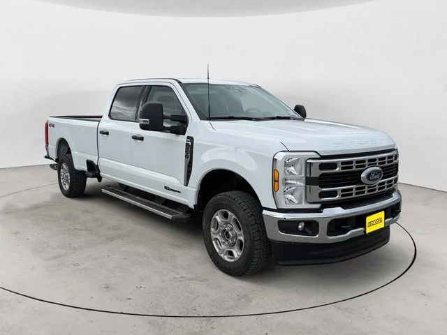 Certified Used 2025 Oxford White Ford XLT image 7