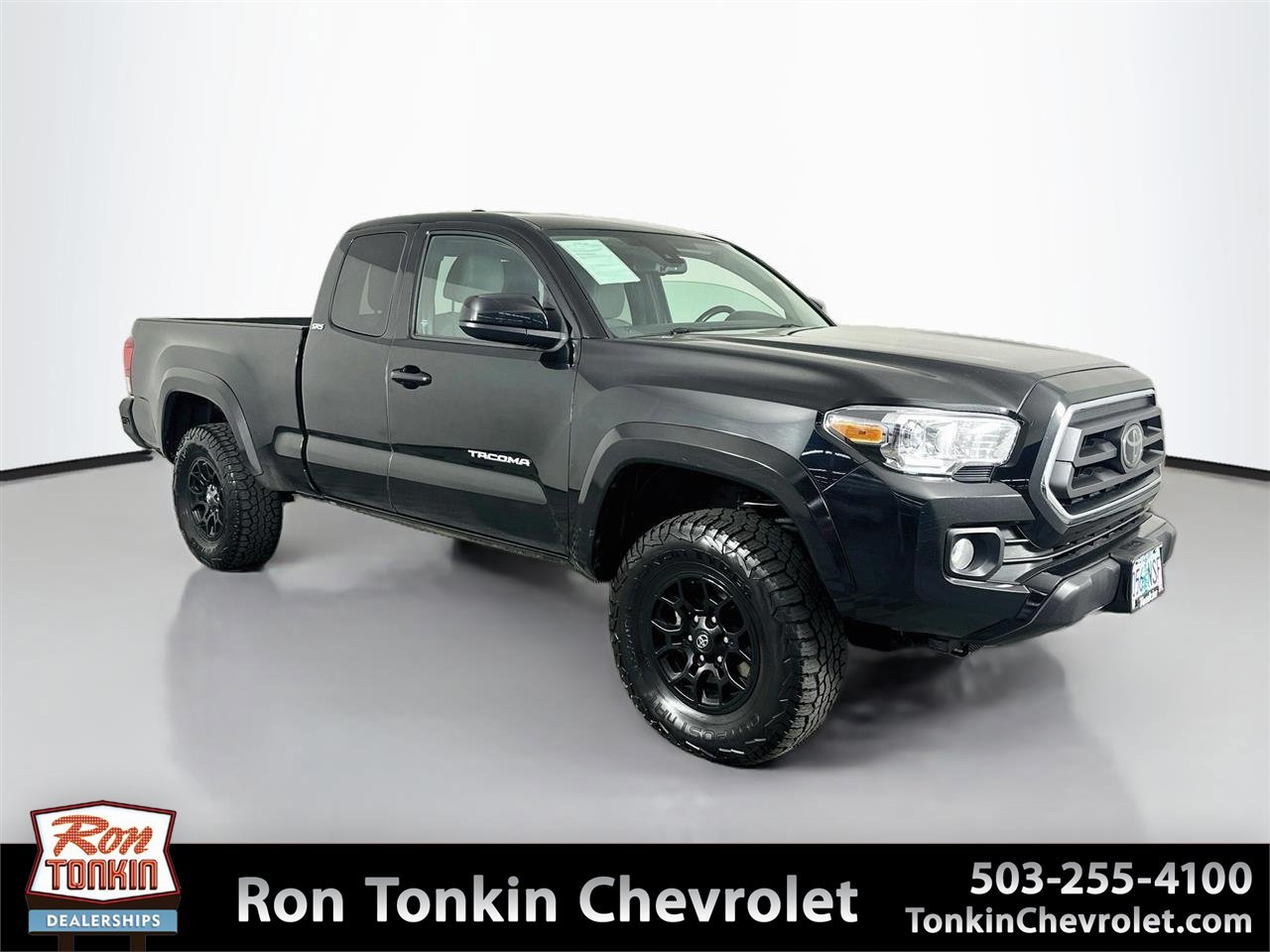 Used 2022 Midnight Black Metallic Toyota SR5 image 1